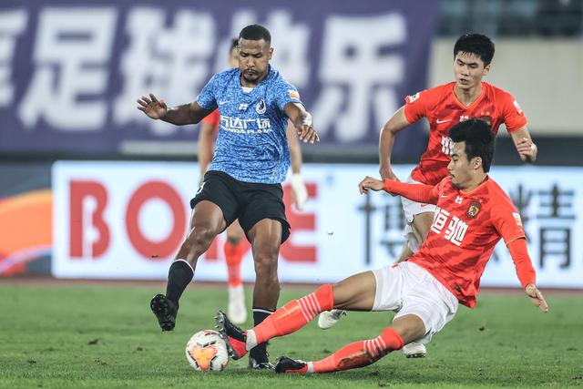 天王山战落败 国安交出榜首 承认差距但绝不放弃